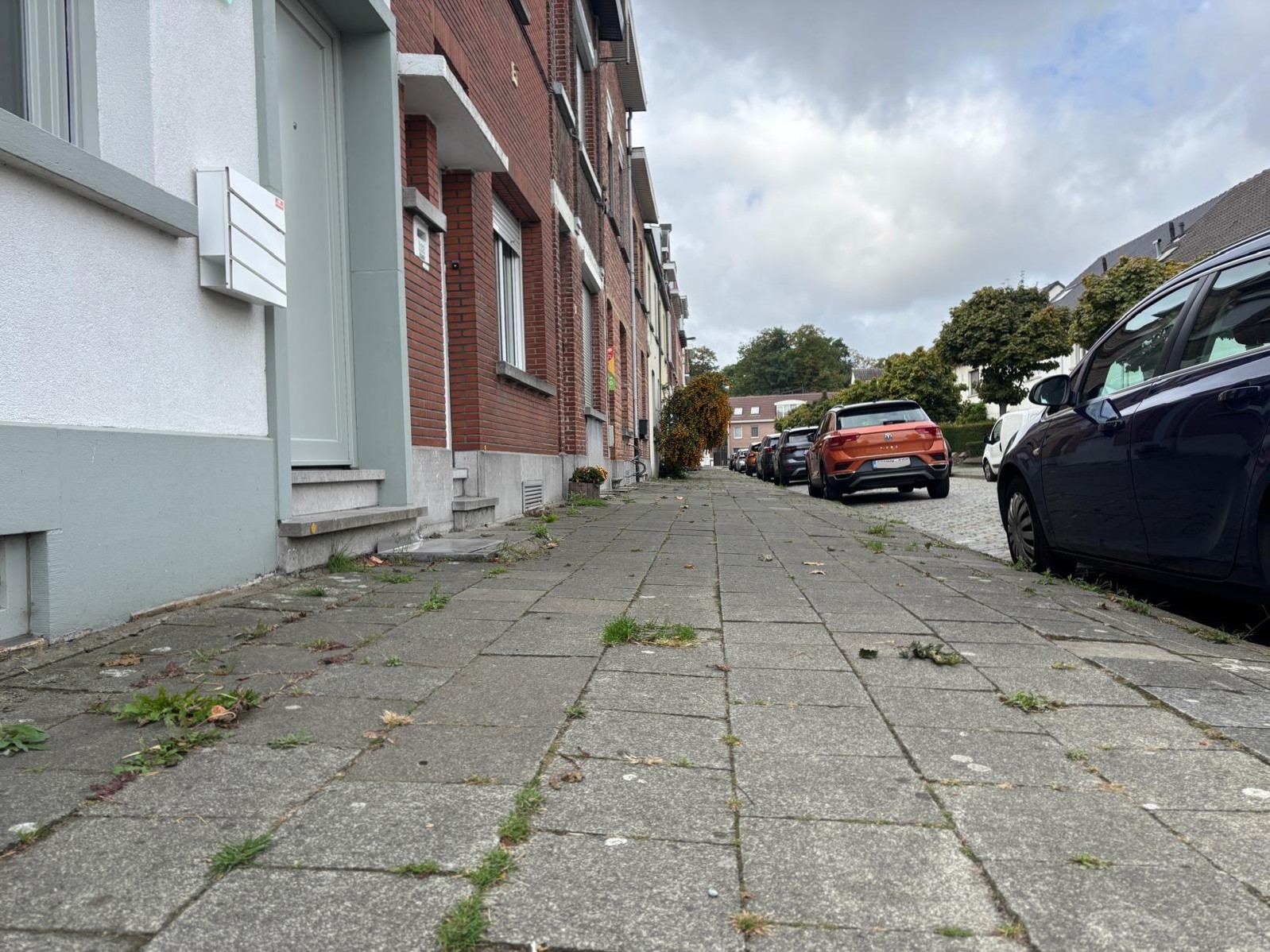 Foto van het voetpad in de Klaproosstraat.